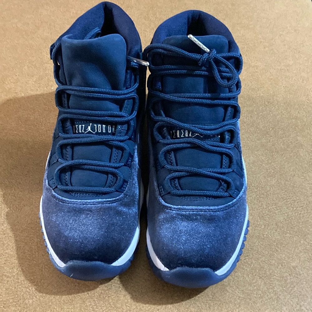 WMNS AIR Jordan 11 Retro